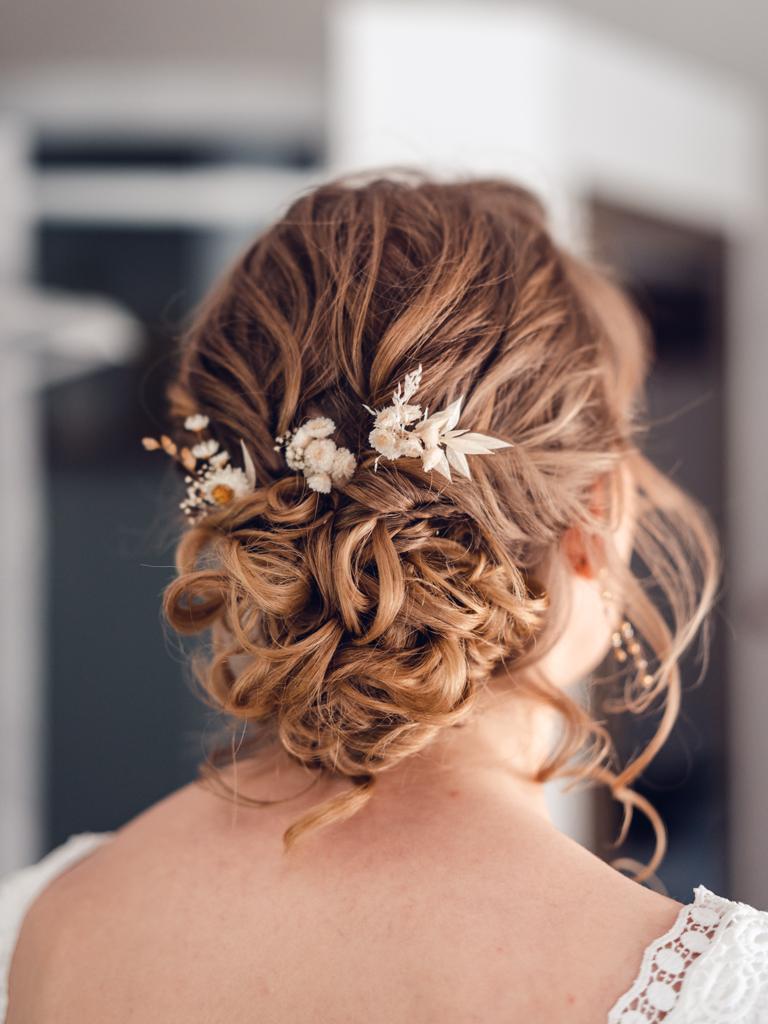 Chignon mariage élégant Paris – coiffure événementielle sur-mesure